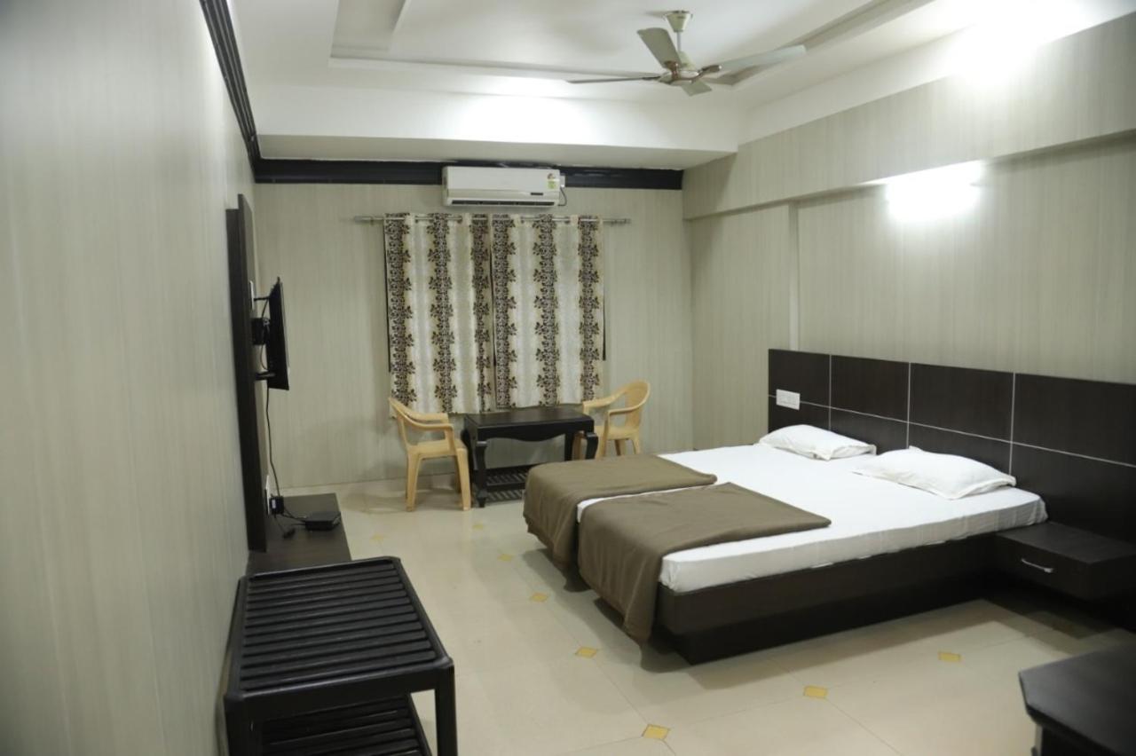 Staymaker Siddeshwara Comforts Harihar Bagian luar foto